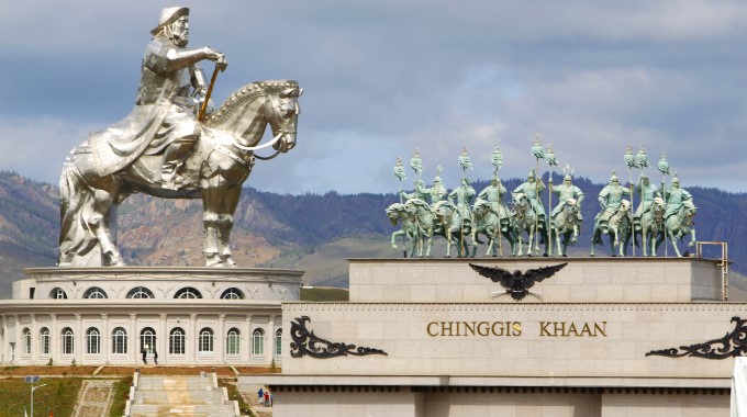 Sur les traces de Gengis Khan: découvrir l'histoire cachée de l'empire mongol (MN-04)